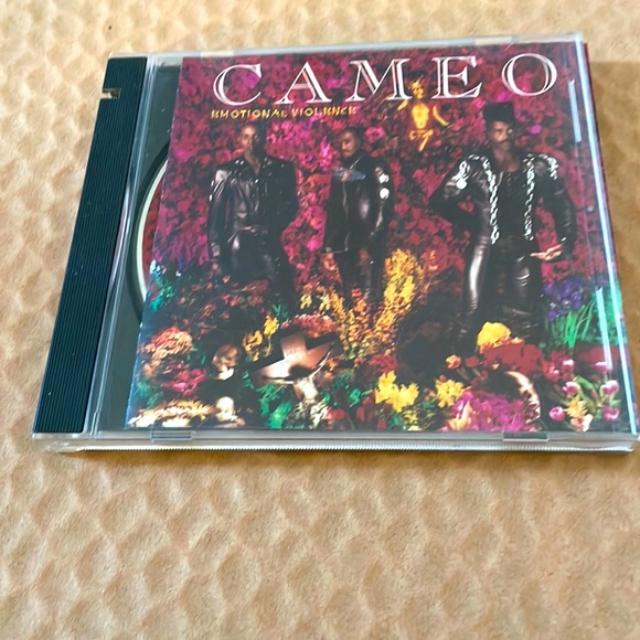 MUSIC CD: CAMEO - Picture 1 of 4